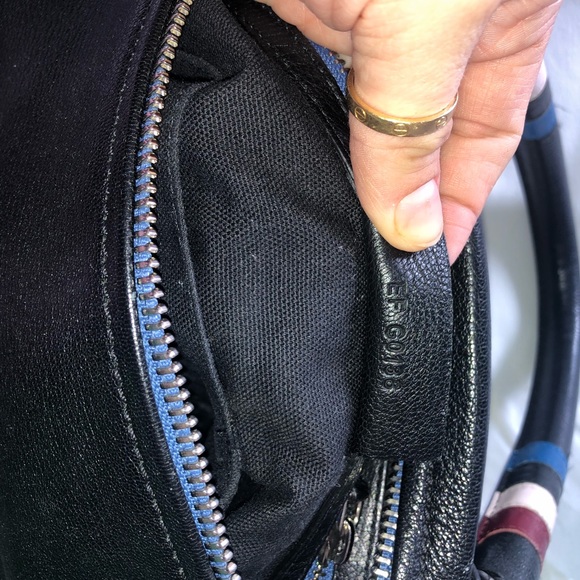 Medium Givenchy Pandora - Picture 4 of 7